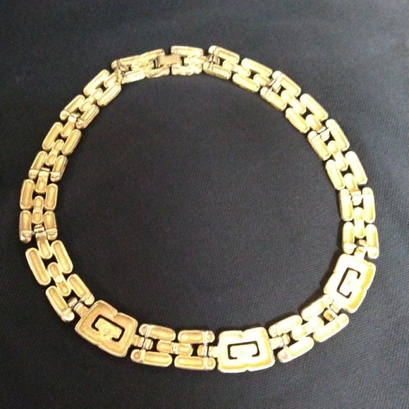 ❤️Vtg 80s Iconic GIVENCHY Gold Logo GG Link Runway Collar Necklace - Picture 6 of 8